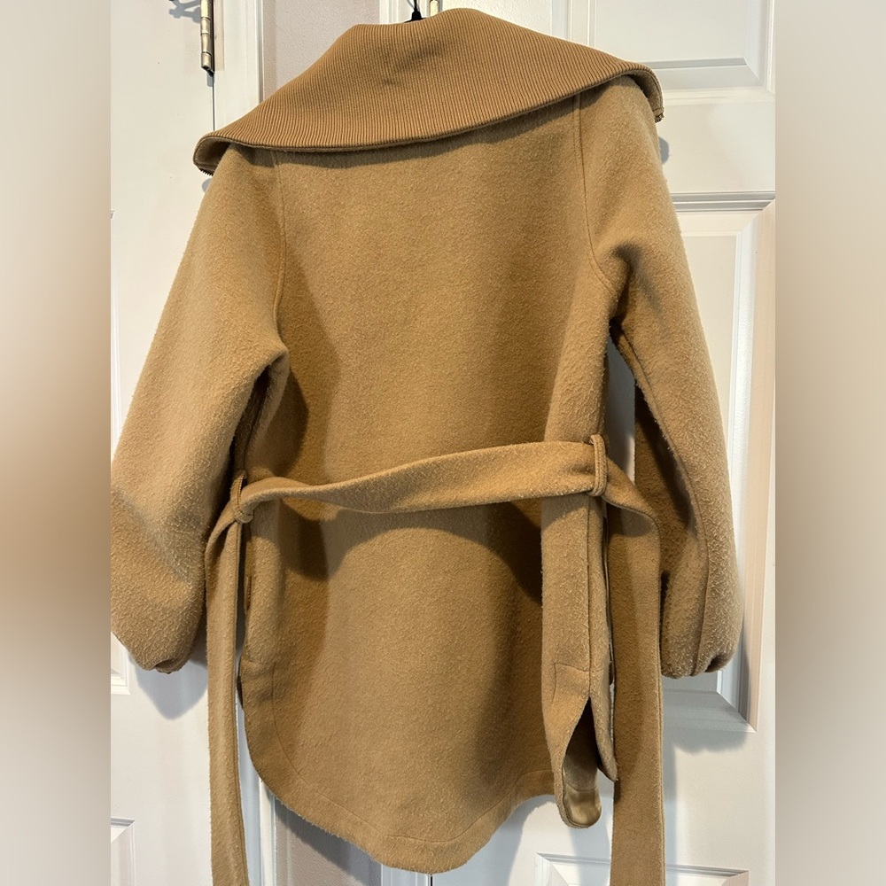 VARLEY Pearson Fleece Coat. Size small. - Picture 9 of 10